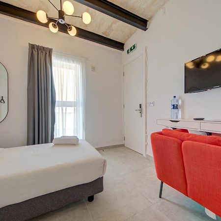 Private Rooms With Bathroom In Valeta Exterior foto