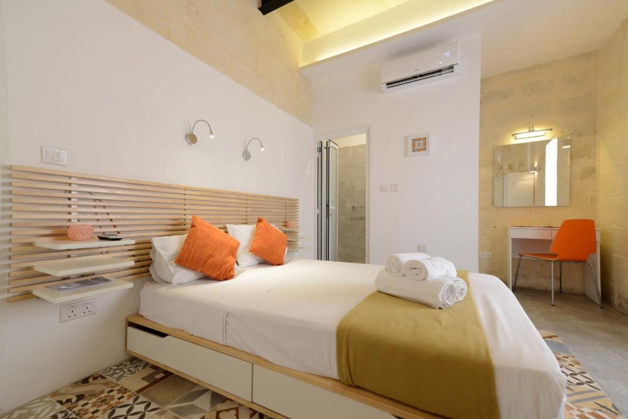 Private Rooms With Bathroom In Valeta Exterior foto