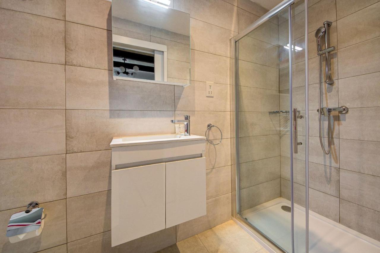 Private Rooms With Bathroom In Valeta Exterior foto