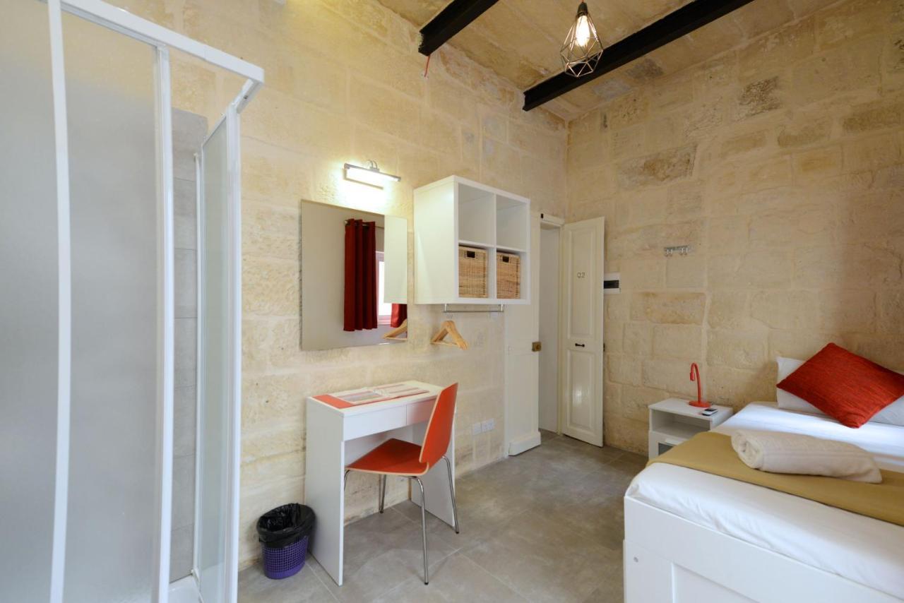 Private Rooms With Bathroom In Valeta Exterior foto