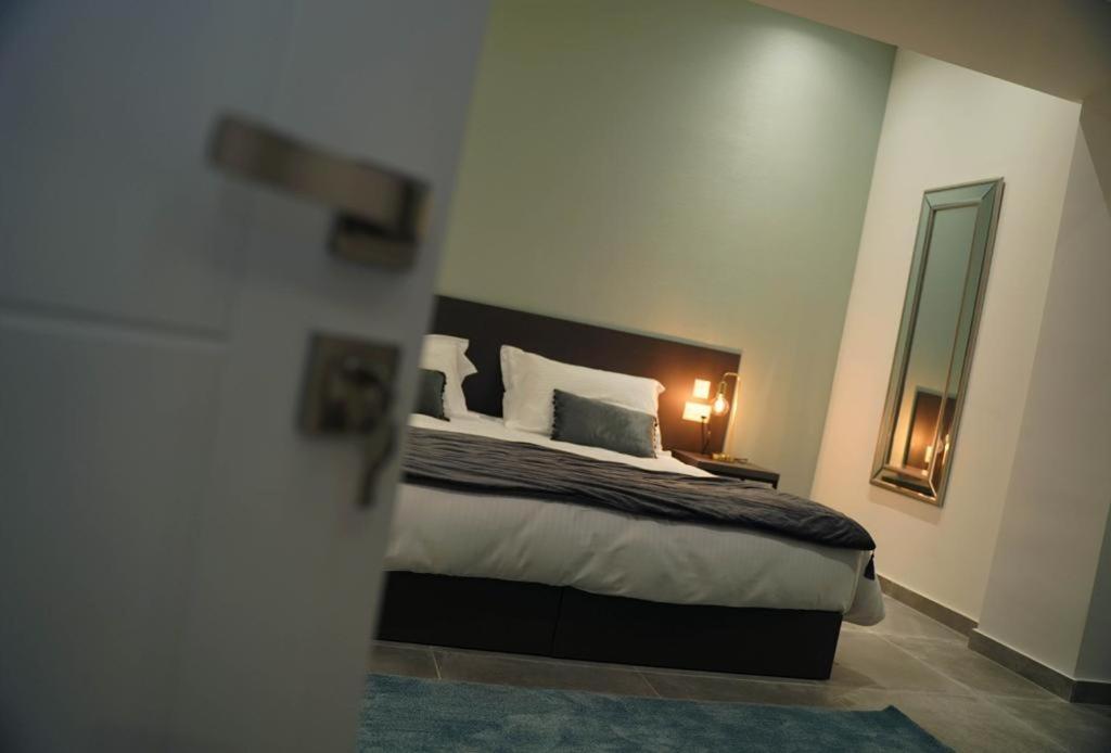Private Rooms With Bathroom In Valeta Exterior foto